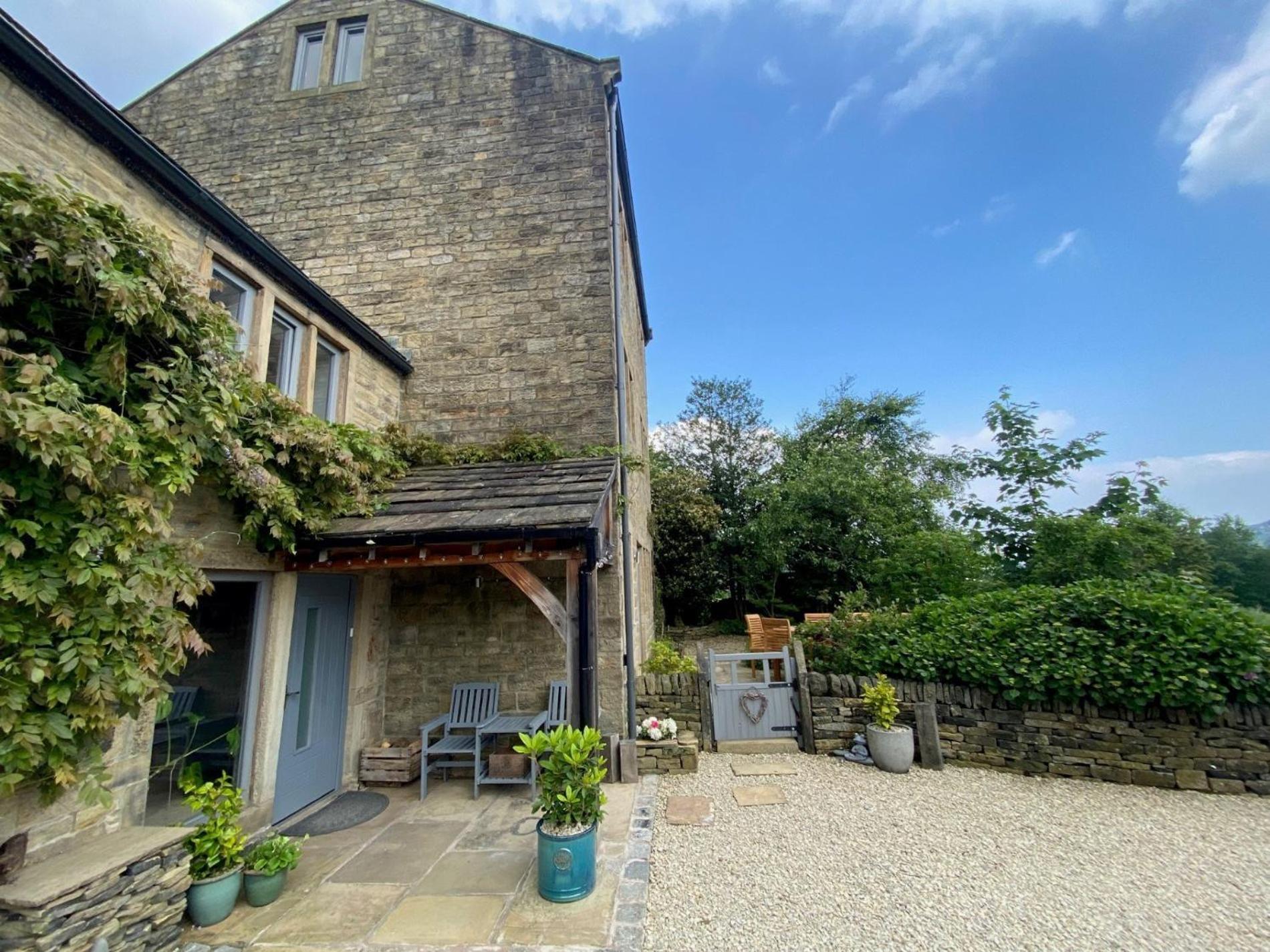 6 Bed In Slaithwaite 93984 Villa Huddersfield Exterior photo