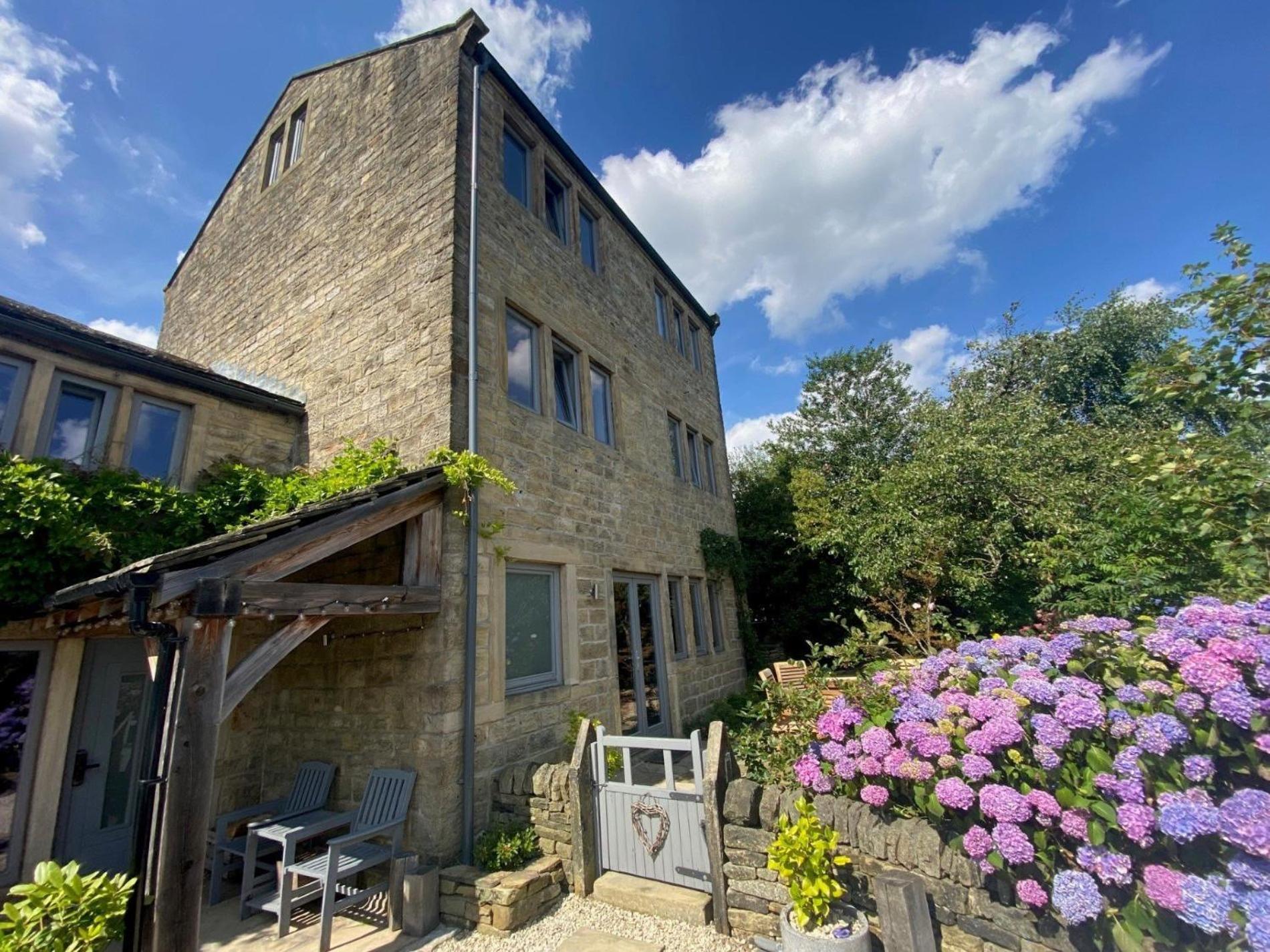 6 Bed In Slaithwaite 93984 Villa Huddersfield Exterior photo